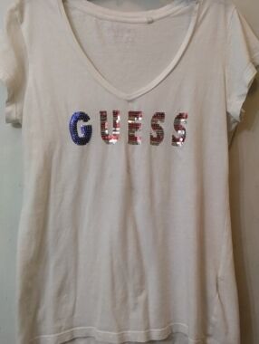 Vintage Y2K GUESS White Short Sleeve V-Neck Tee W/Multicolor Sequin Logo Size M